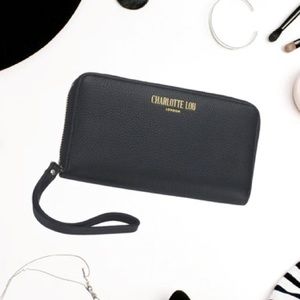 Charlotte Lou Oxford Power-bank Clutch Pebbled Leather Zippy Wallet wristlet